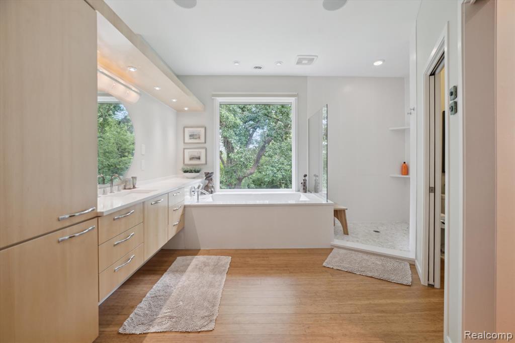 2172 Anns Way, Ann Arbor, MI 48105 — Photo 27