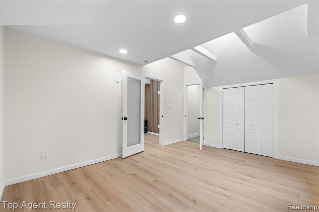 784 Barrington Road, Grosse Pointe Park, MI 48230 — Photo 33