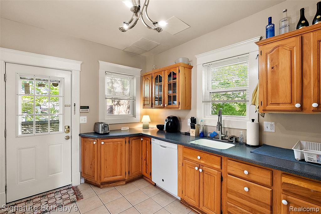 1136 Michigan Avenue, Ann Arbor, MI 48104 — Photo 12