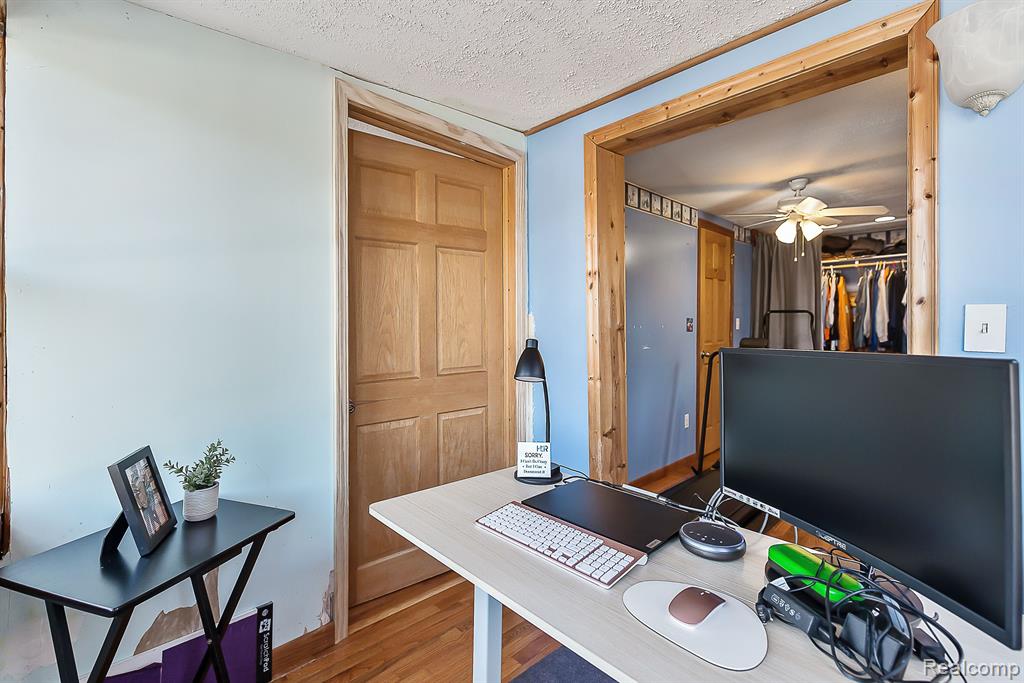 8128 Halfway Drive, Brighton, MI 48116 — Photo 20