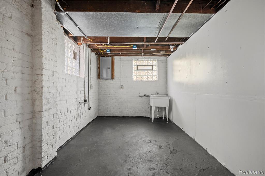 535 Woodland Street, Detroit, MI 48202 — Photo 41