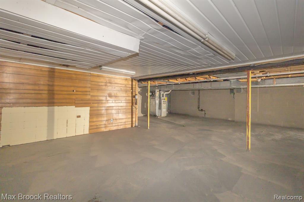 6207 NICHOLAS Drive, West Bloomfield, MI — Photo 37