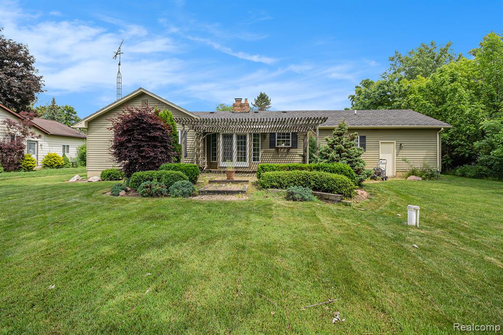 6392 McKenzie Drive, Flint, MI 48507 — Photo 3