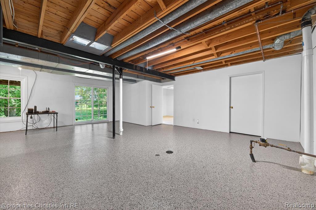 4352 Greenstown Drive, West Bloomfield, MI 48323 — Photo 48