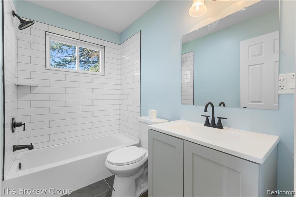 4062 N Belsay Road, Flint, MI 48506 — Photo 26