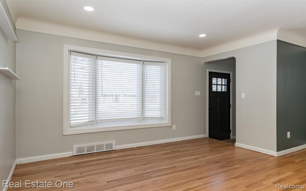 421 W Sunnybrook Drive, Royal Oak, MI 48073 — Photo 5