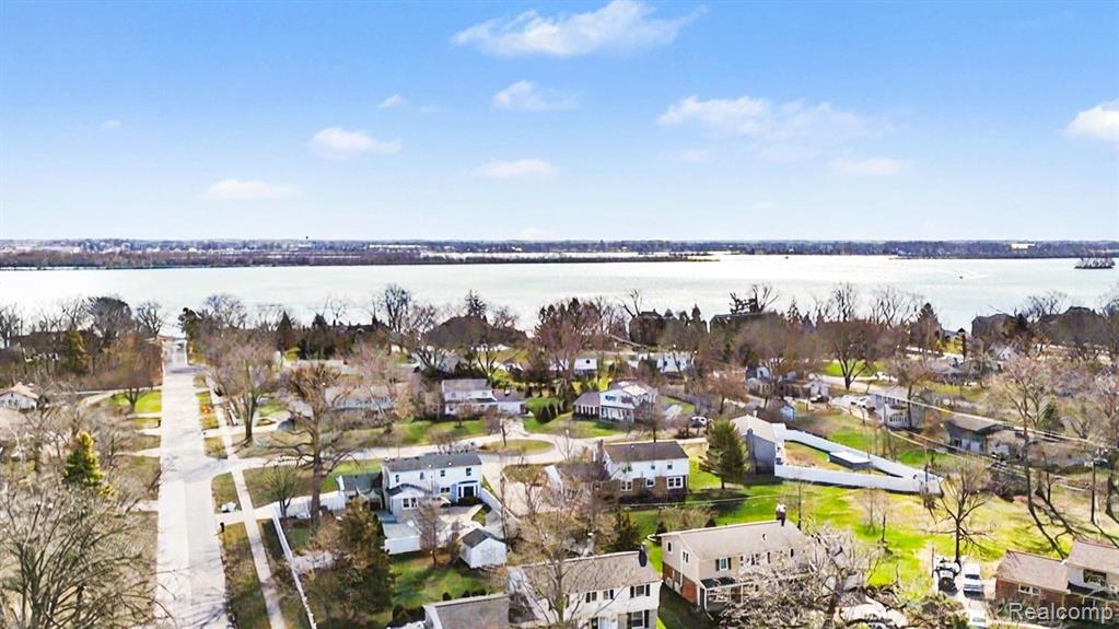 26031 Hidden Lane, Grosse Ile, MI 48138 — Photo 44