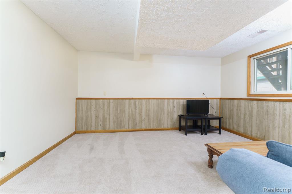 4136 CHICKORY Lane, Lansing, MI 48910 — Photo 14