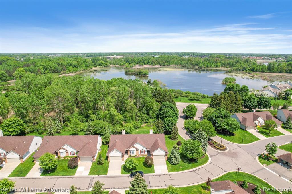 390 Mulberry Drive, Commerce Twp, MI 48390 — Photo 41