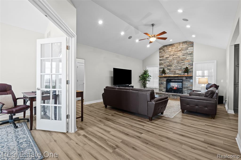 9032 Palmers Way Drive, Fenton, MI 48430 — Photo 5