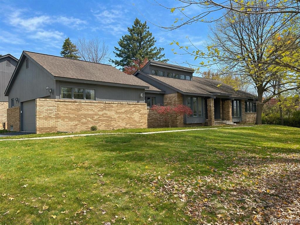 5525 Woodland Court, West Bloomfield, MI — Photo 5