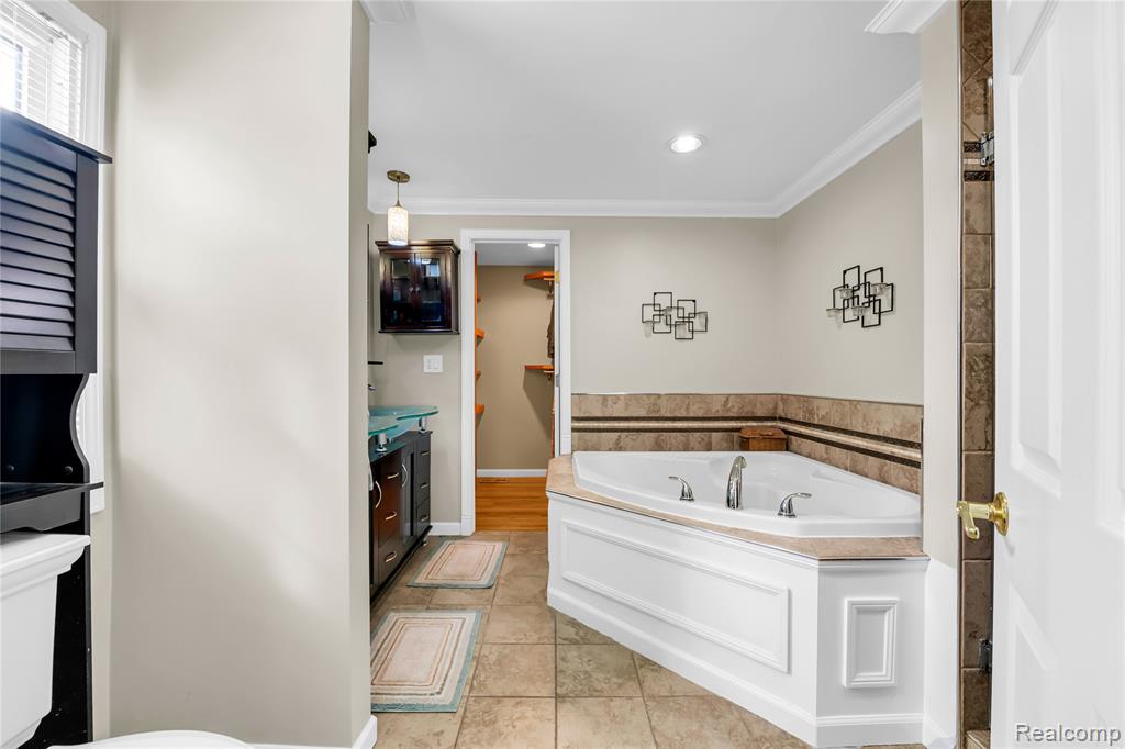 5516 Priory Lane, Bloomfield Hills, MI 48301 — Photo 25