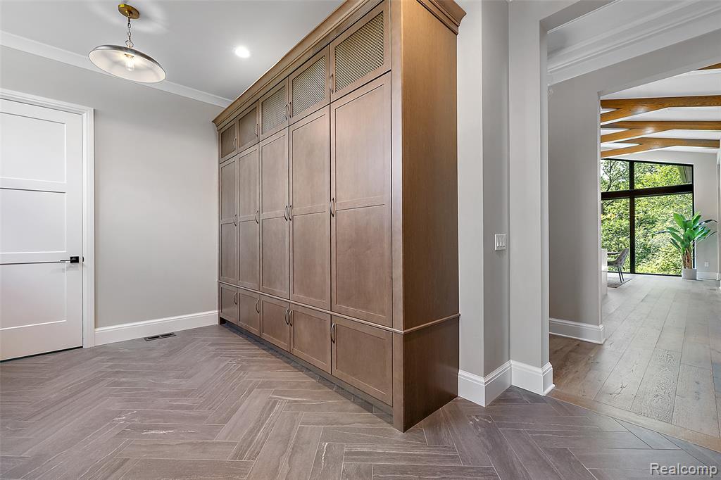 3268 Willis Drive, Oakland, MI, 48306