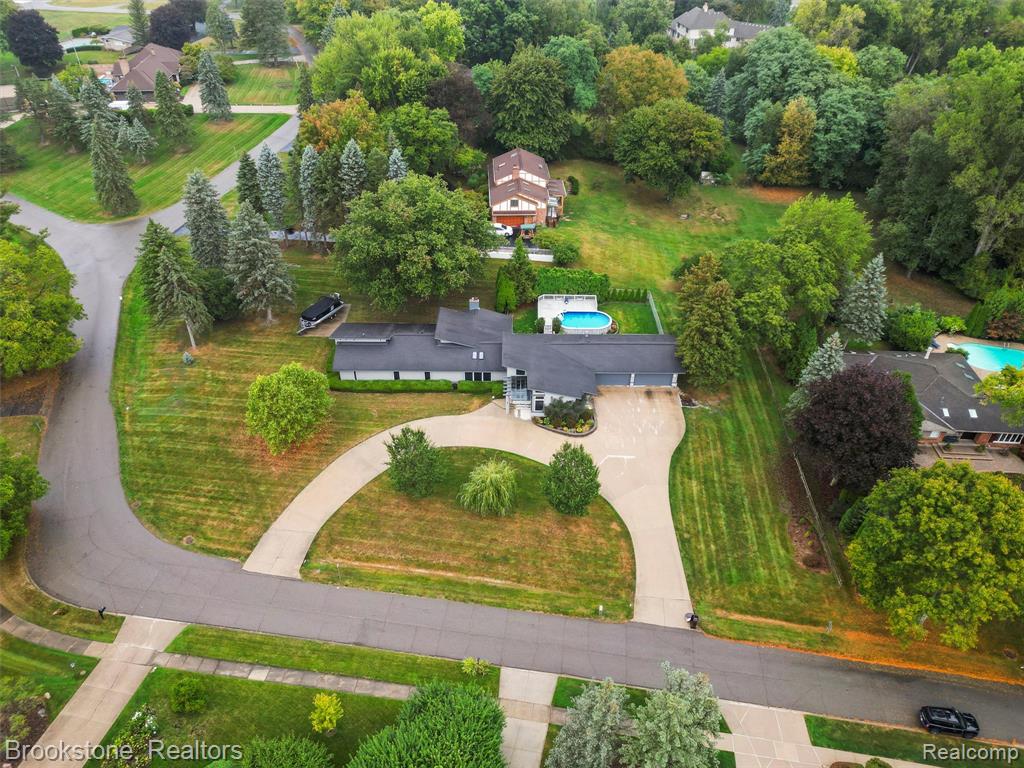 4820 Valley Vista Lane, Troy, MI 48098 — Photo 46