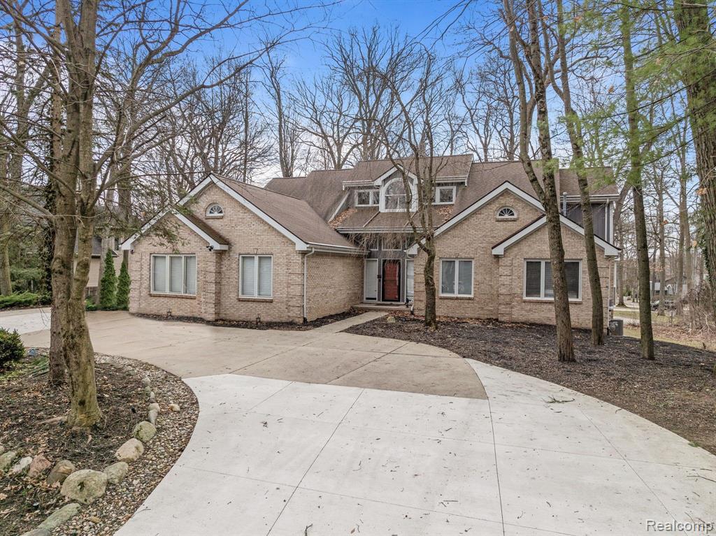 7111 Elder Court S, West Bloomfield, MI 48324 — Photo 2