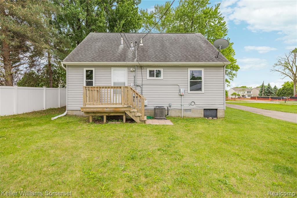 90 Tacoma Drive, Troy, MI 48084 — Photo 33