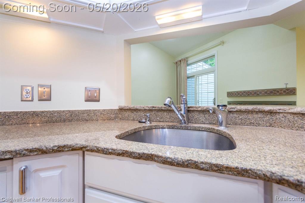 1093 Fairways Boulevard, Troy, MI 48085 — Photo 14