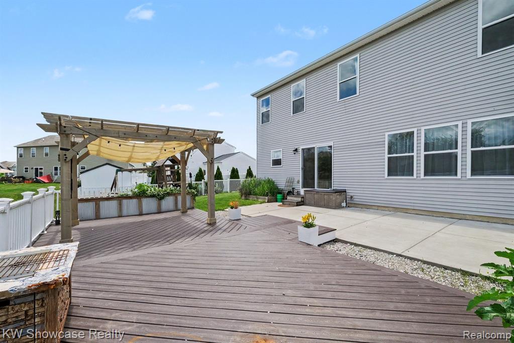 4339 Pebble Creek Boulevard, Grand Blanc, MI 48439 — Photo 31