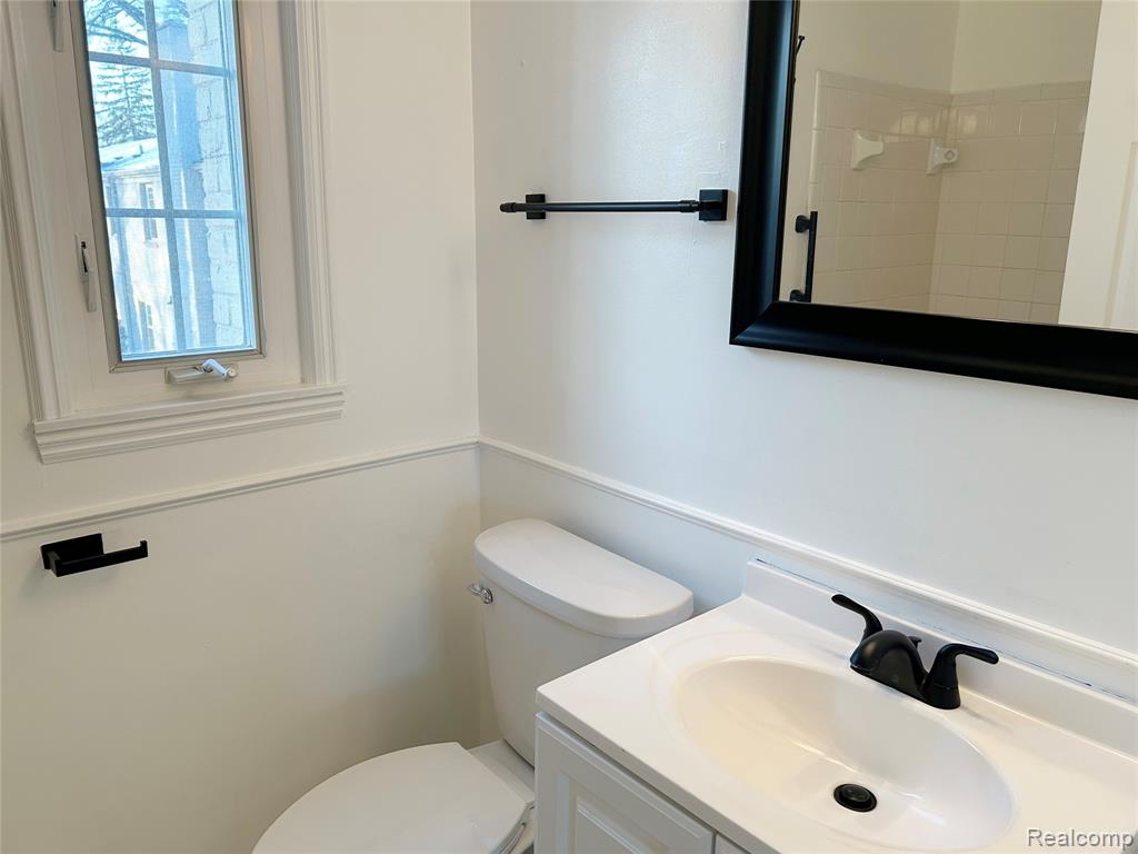 702 Graefield Court, Birmingham, MI 48009 — Photo 13