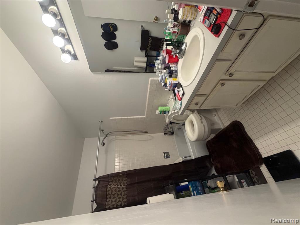 454 Fox Hills Drive N, Bloomfield Hills, MI 48304 — Photo 14