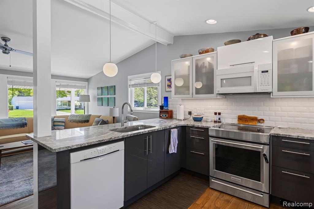 2710 Radcliffe Avenue, Ann Arbor, MI 48104 — Photo 14