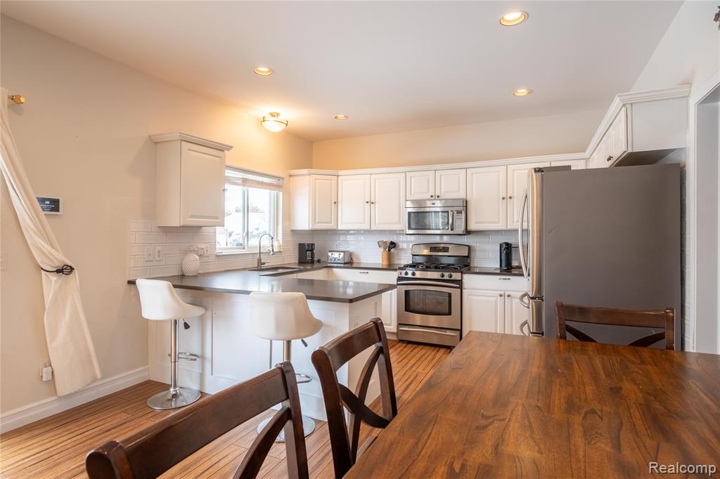 48850 Village Drive, Macomb, MI 48044 — Photo 16
