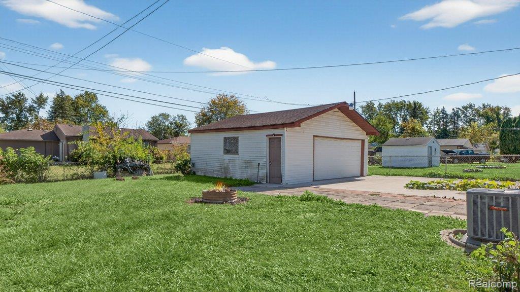 9405 Chamberlain Street, Romulus, MI 48174 — Photo 47
