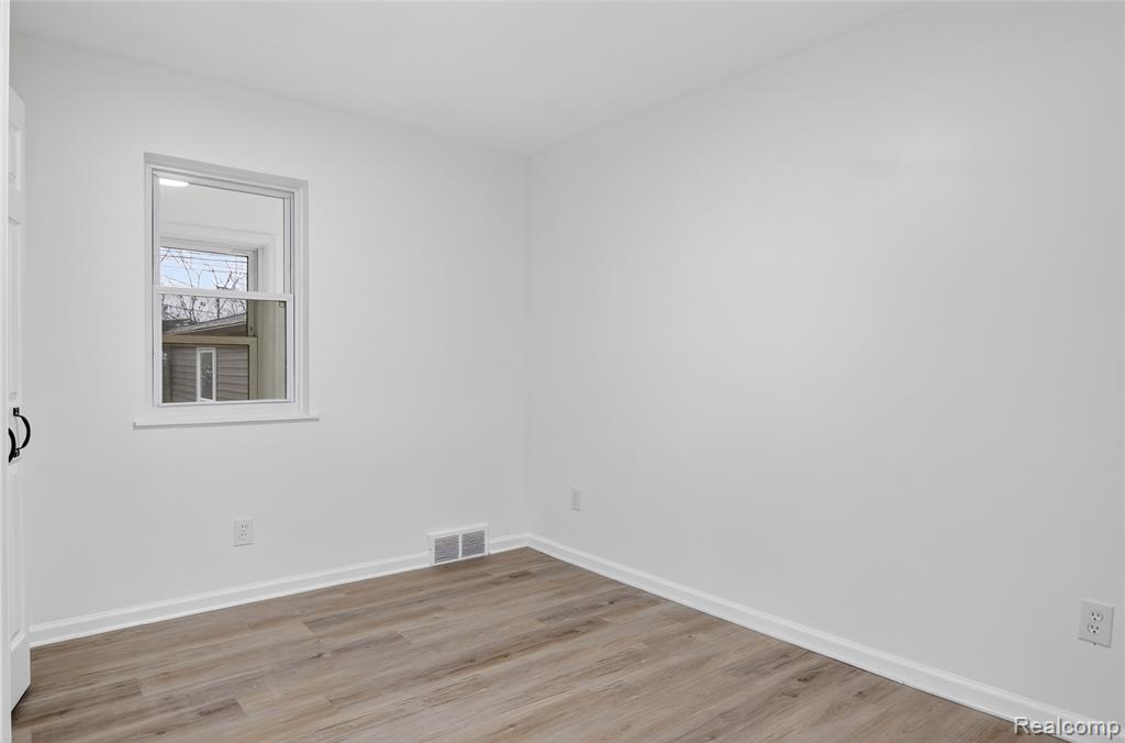 8664 Louise Avenue, Allen Park, MI 48101 — Photo 28