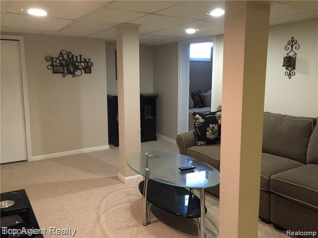 525 Marlin Avenue, Royal Oak, MI 48067 — Photo 18