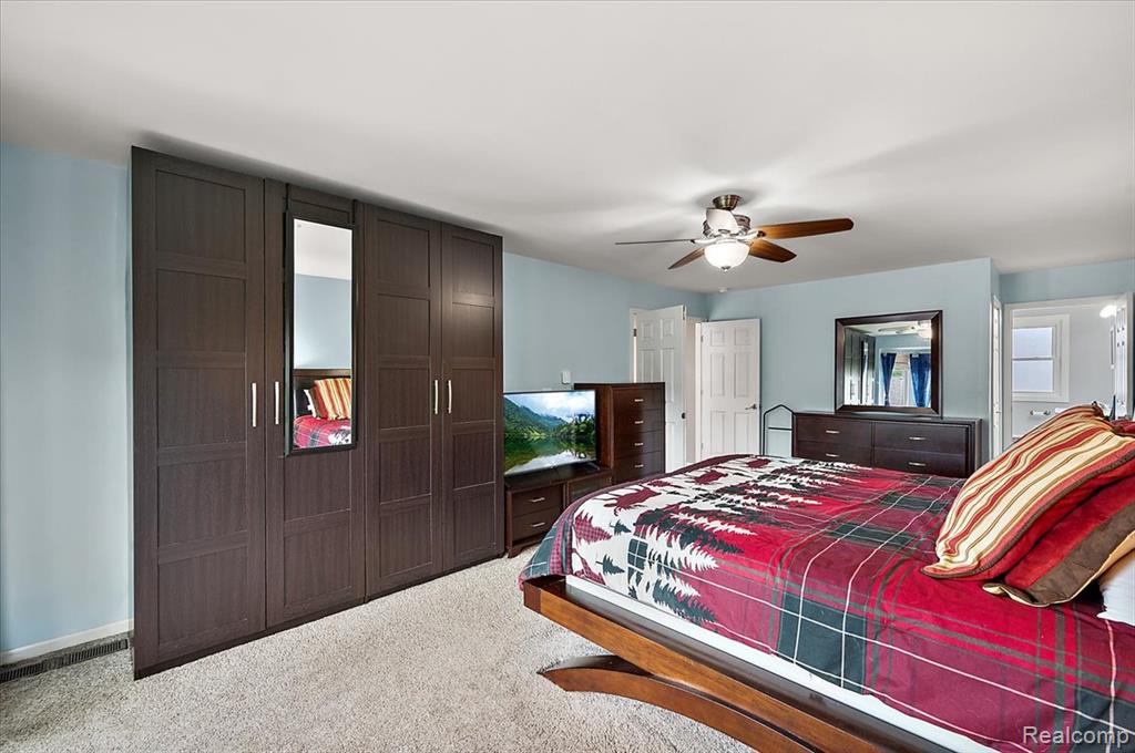 48037 Lafayette Drive, Macomb, MI 48044 — Photo 32