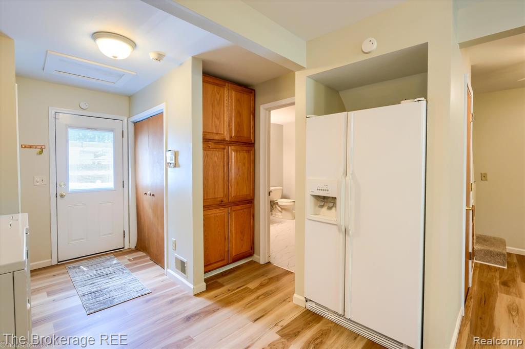 1314 Carman Street, Burton, MI 48529 — Photo 14