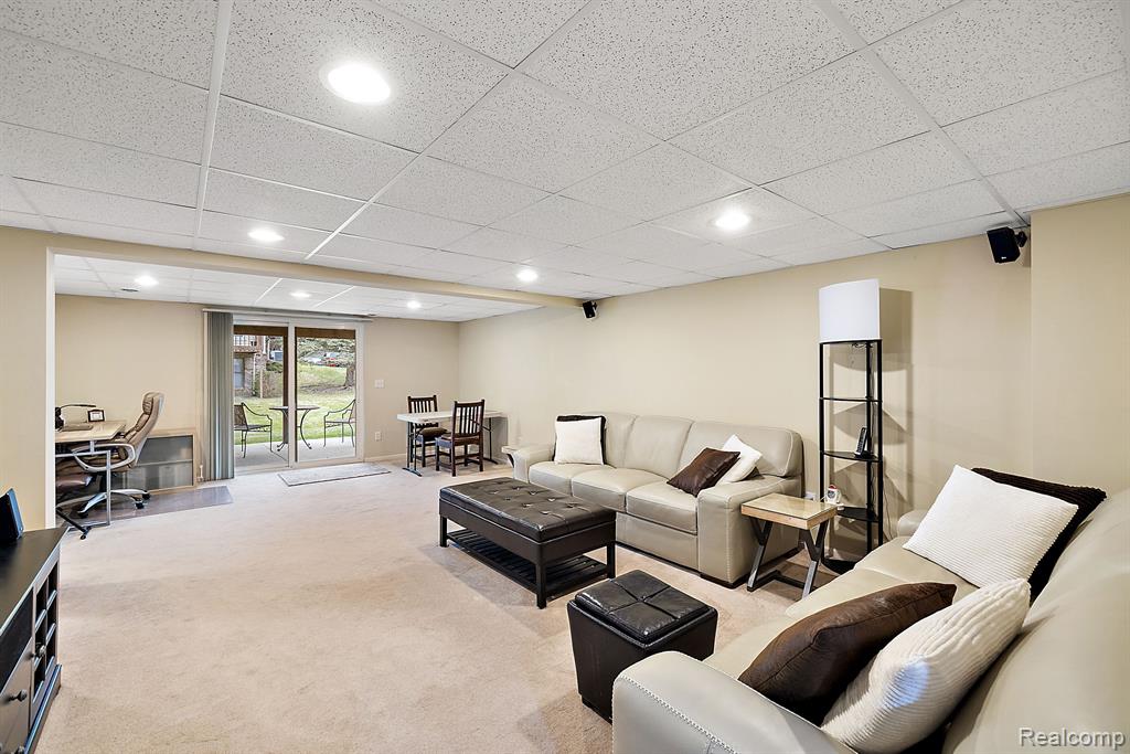 626 WOODSIDE Drive, 62, Milford, MI 48381 — Photo 35
