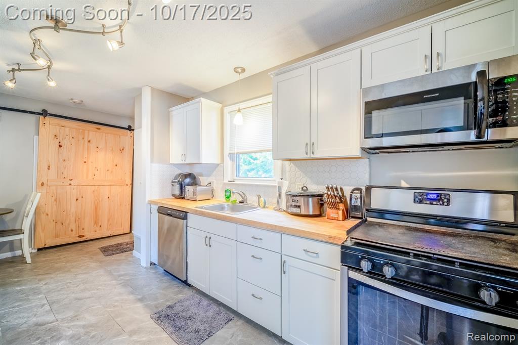 6384 Buckingham Avenue, Allen Park, MI 48101 — Photo 16