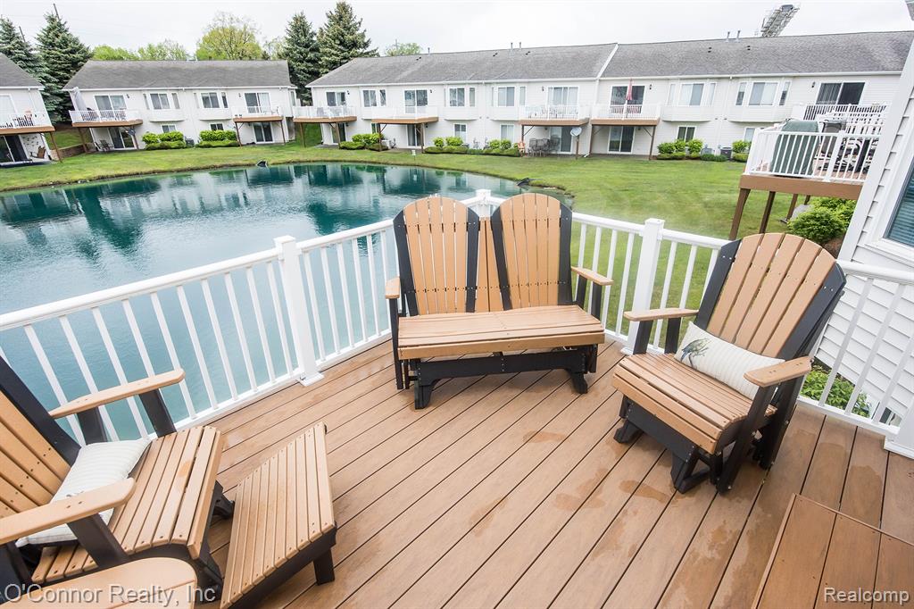 828 Crystal Lane, Marysville, MI 48040 — Photo 7