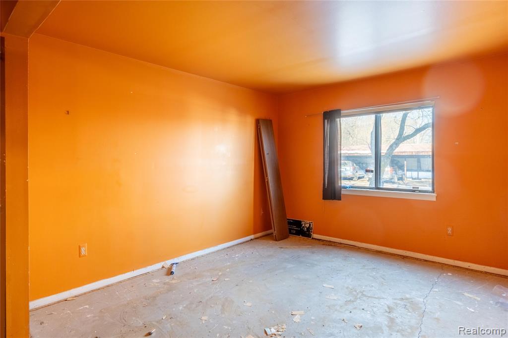 1476 W Chateau Vert Street, Ypsilanti, MI 48197 — Photo 16