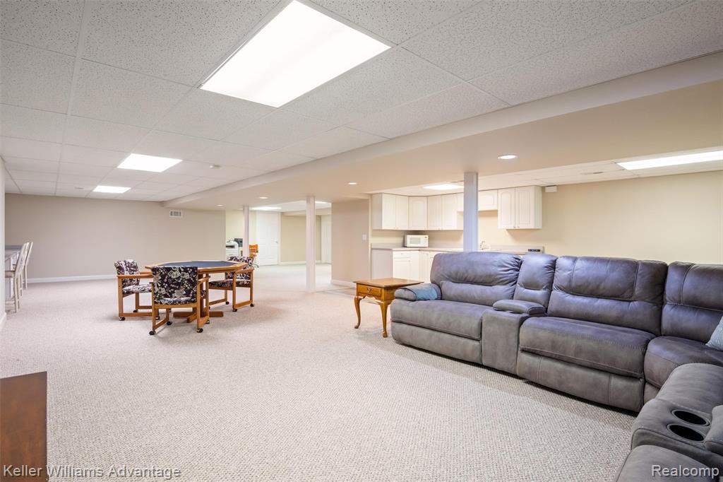 2850 Santia Drive, Troy, MI, 48085