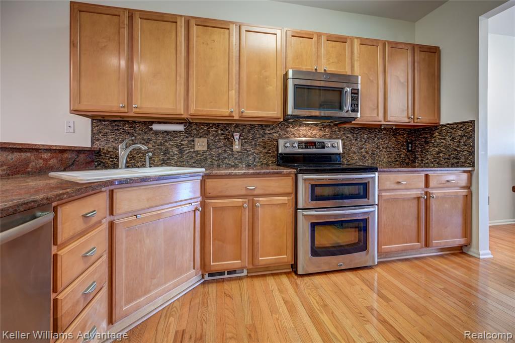 42432 Corlina Drive, Northville, MI 48167 — Photo 12