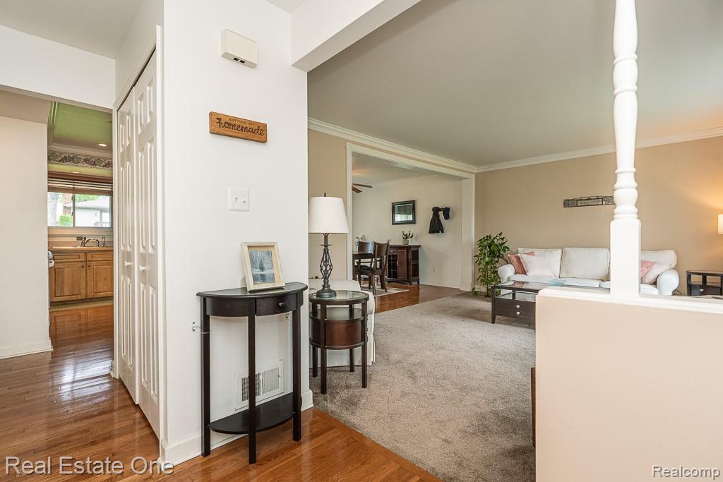 42514 Freeport Drive, Sterling Heights, MI 48313 — Photo 4