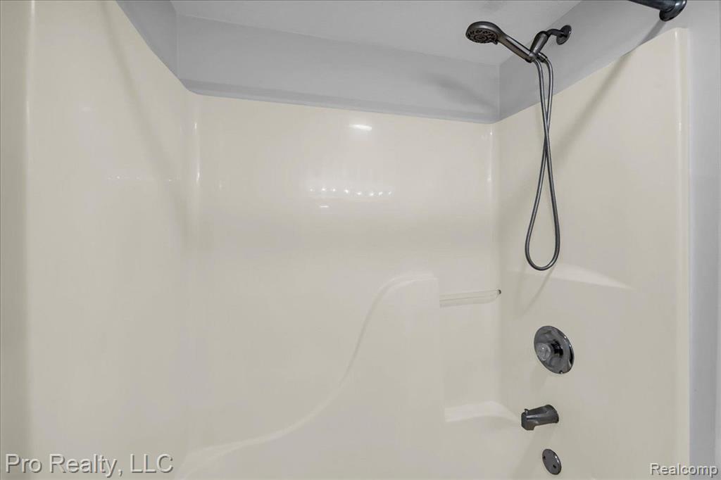 1517 LONG MEADOW Trail, Ann Arbor, MI 48108 — Photo 20