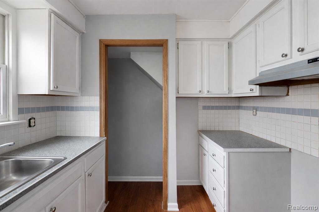 20300 McCormick Street, Detroit, MI 48224 — Photo 7