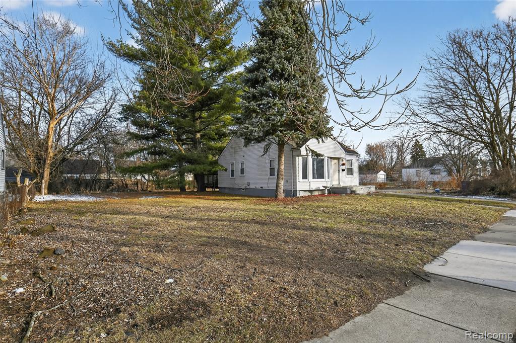 7296 Dacosta, Redford, MI 48239 — Photo 2