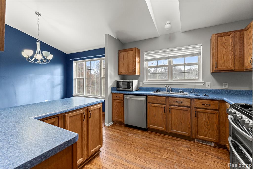 7595 Streamwood Drive, Ypsilanti, MI 48197 — Photo 15