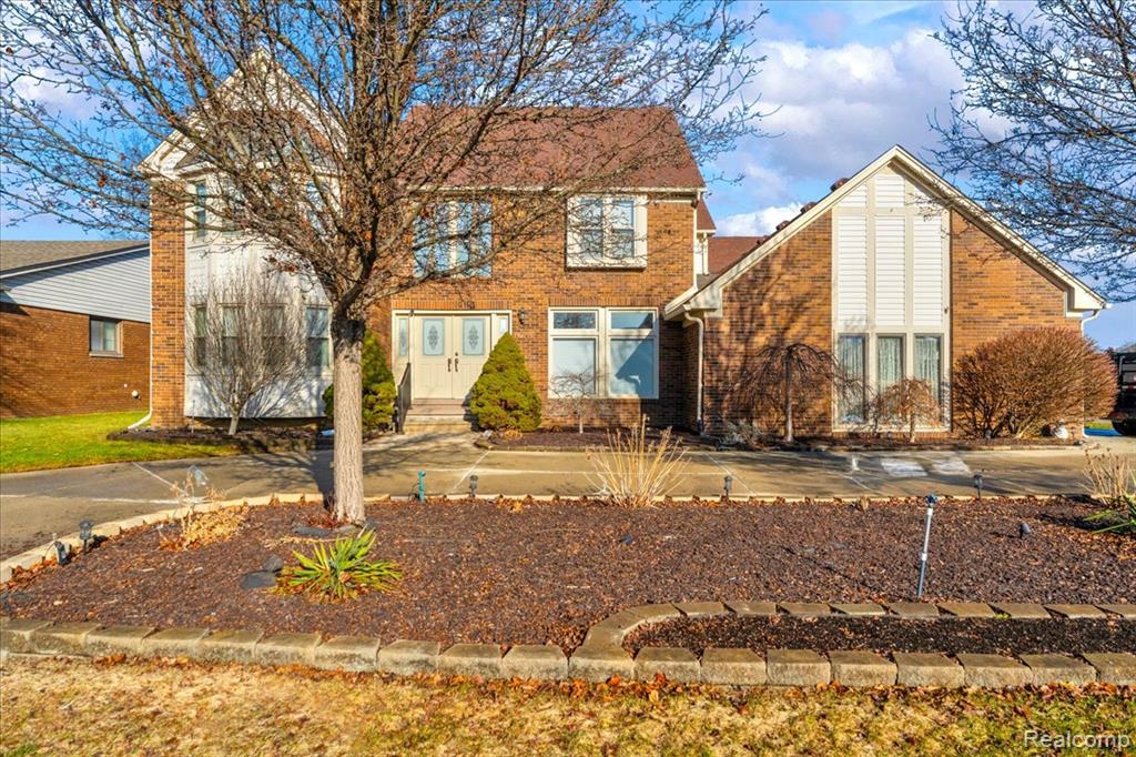 18676 Country Club Circle, Riverview, MI 48193 — Photo 2