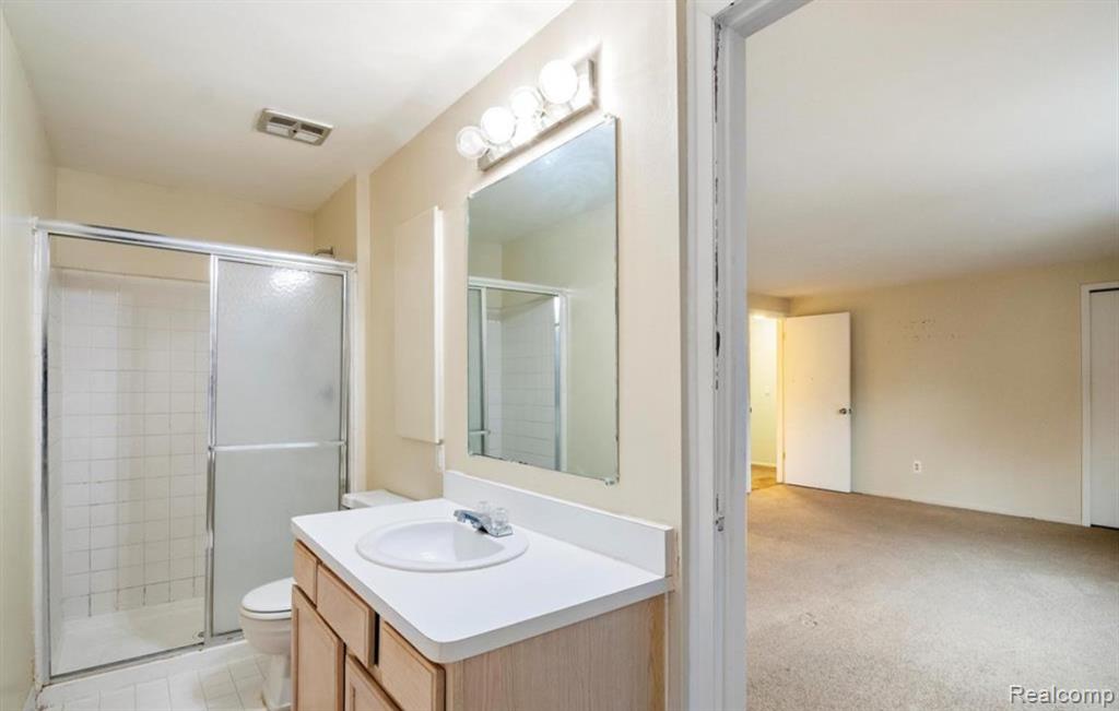 26889 Farmbrook Villa Drive, Southfield, MI 48034 — Photo 31