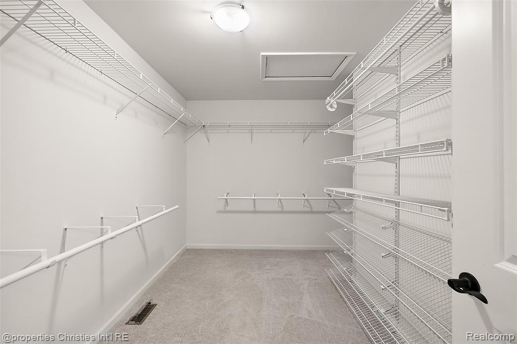 2436 Parkshore Drive, Commerce Twp, MI 48382 — Photo 30