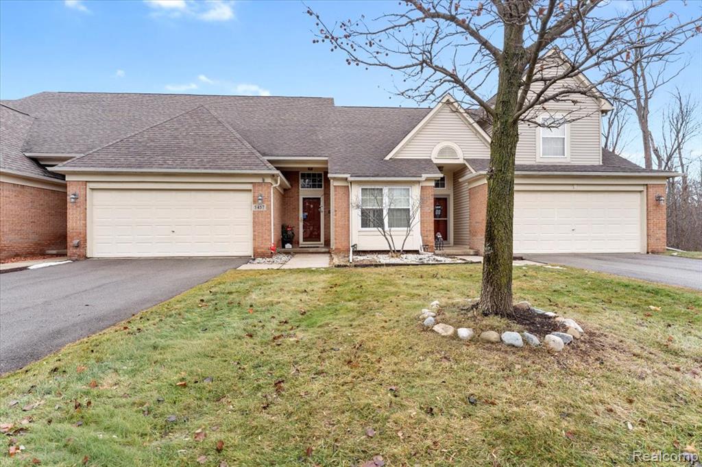5457 Greenway Drive, Trenton, MI 48183 — front exterior
