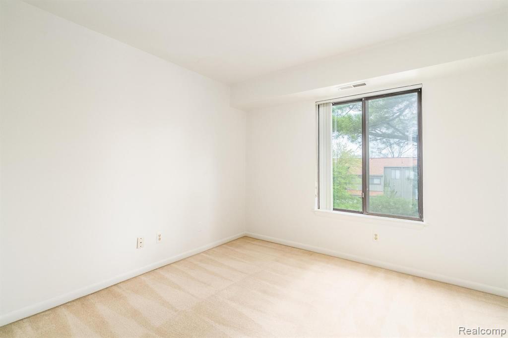 9663 BAYVIEW Drive, Ypsilanti, MI 48197 — Photo 29