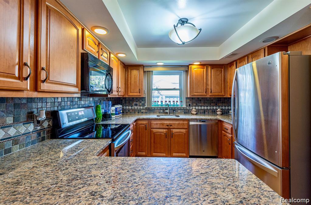 4426 Knightsbridge Lane, West Bloomfield, MI 48323 — Photo 5