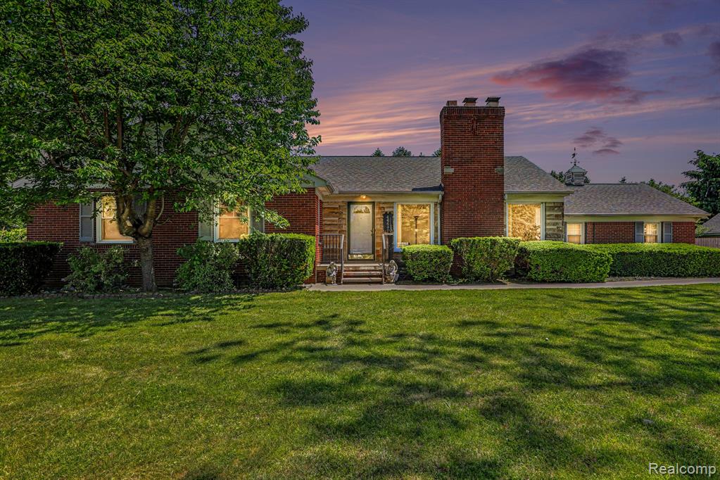 46430 Schoenherr Road, Utica, MI 48315 — Photo 2