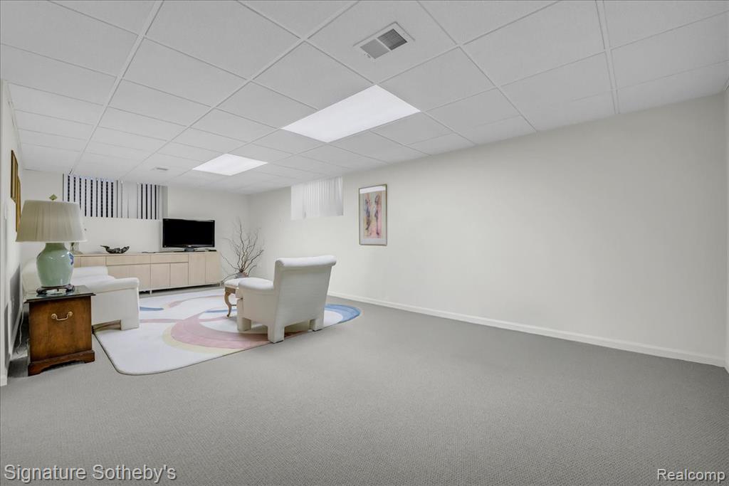7525 Danbury Drive, West Bloomfield, MI — Photo 16